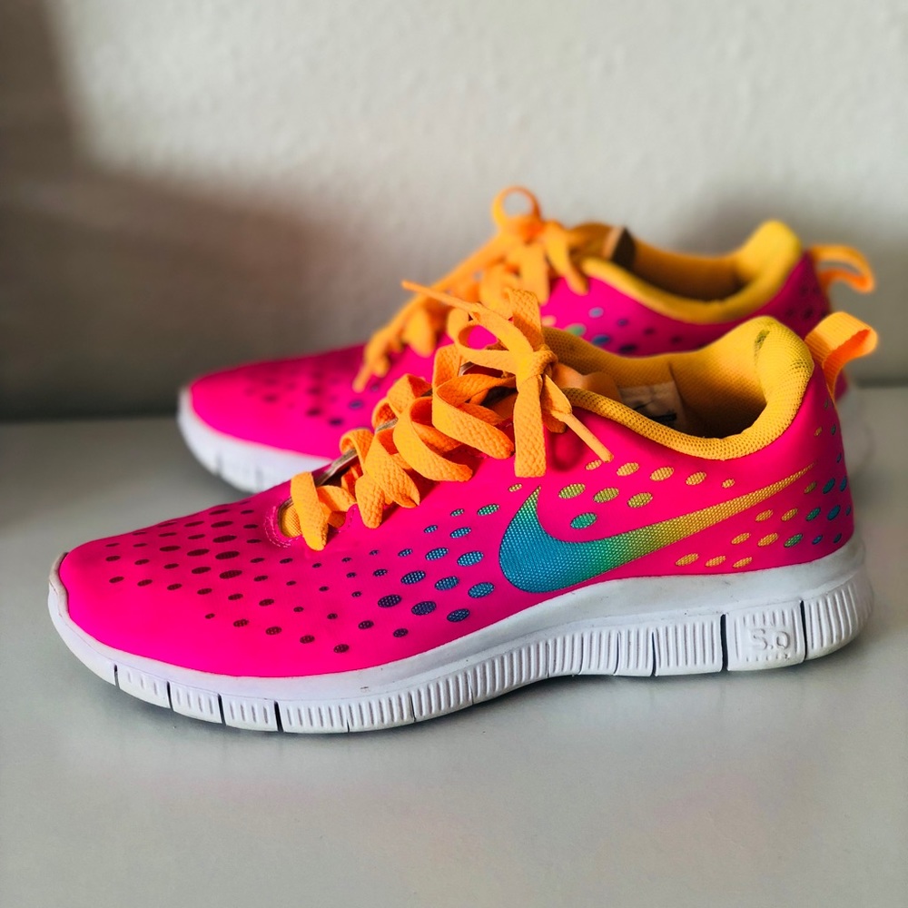 Girls Nikes Size 3